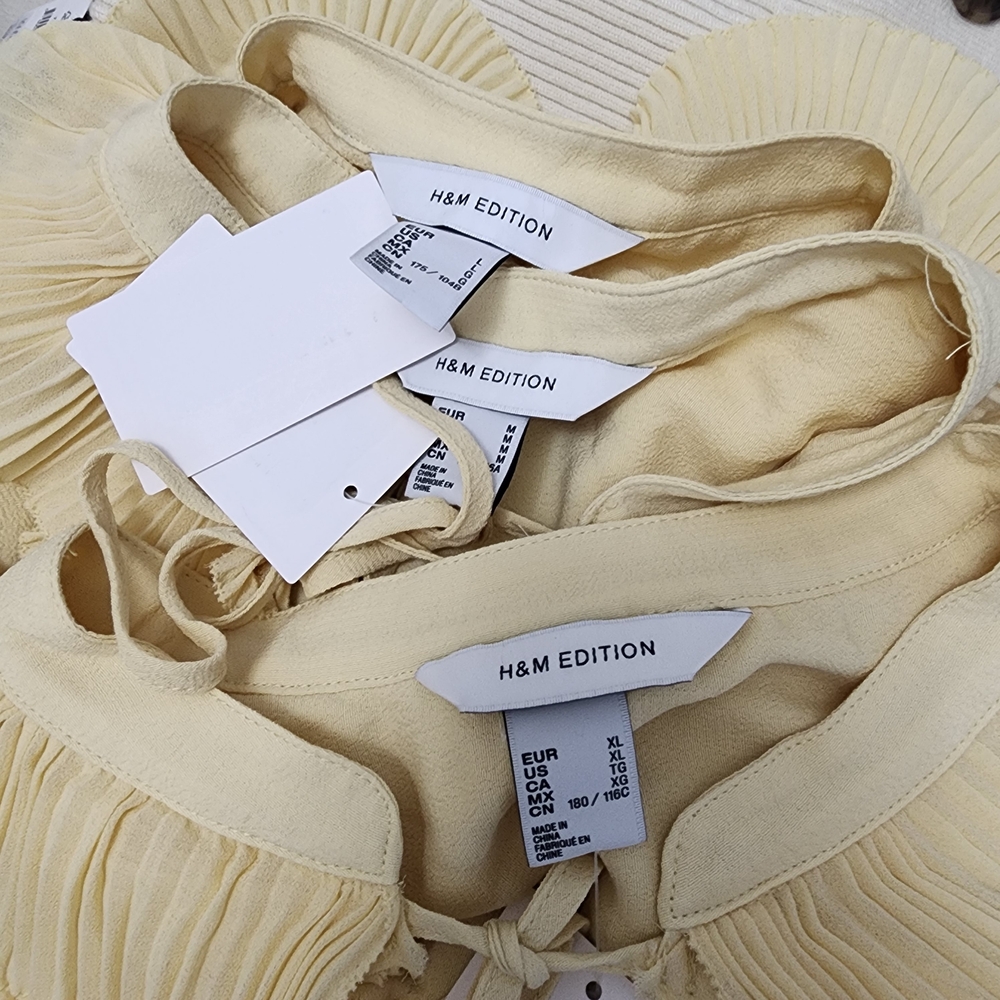 H&M Pale Yellow Ruffled V-Neck Blouse - Picture 8 of 8